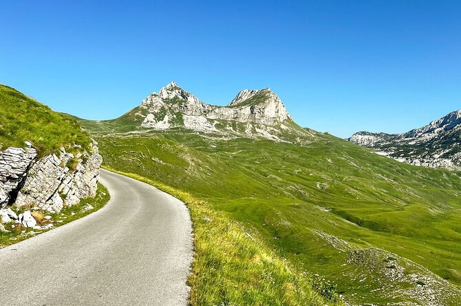 1-Day Montenegro Hiking Tour to Durmitor National Park - Prutaš or Crvena Greda and the 20-minute break