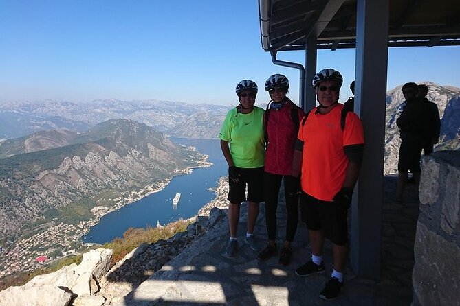 Bike tour - Panoramic downhill from Njeguši and Kotor serpentines - Horizont Bar and the value of a proper pause