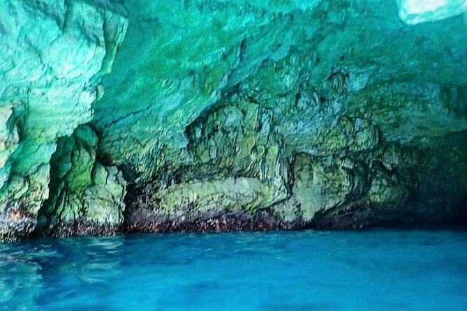 Blue Cave Adventure - The Blue Cave, a bright 15-minute natural show