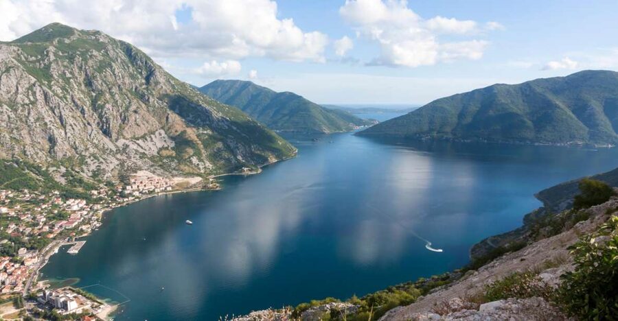 Dubrovnik: Montenegro Day Trip by Bus and Boat - Cruising the Bay of Kotor