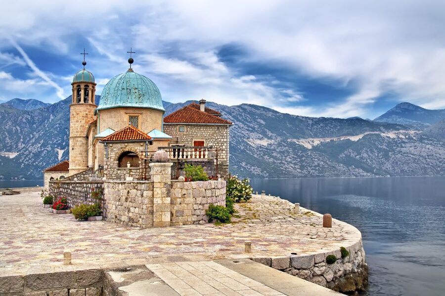 Dubrovnik: Montenegro Day Trip by Bus and Boat - Lunch, terrace time, and the boat’s rhythm