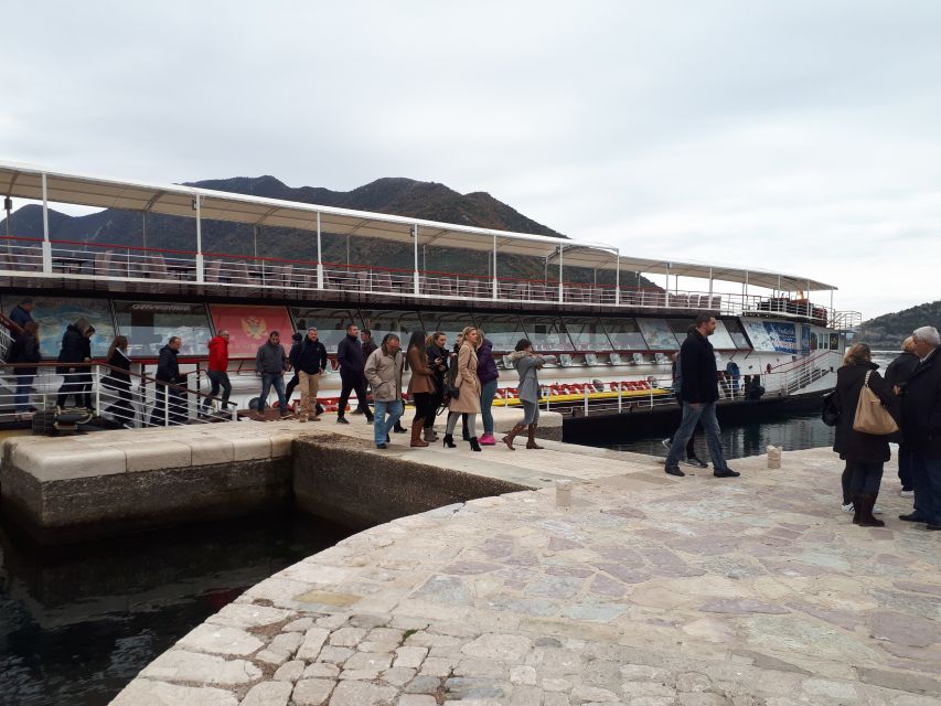 Dubrovnik: Montenegro Day Trip by Bus and Boat - Getting from Dubrovnik to Montenegro by bus