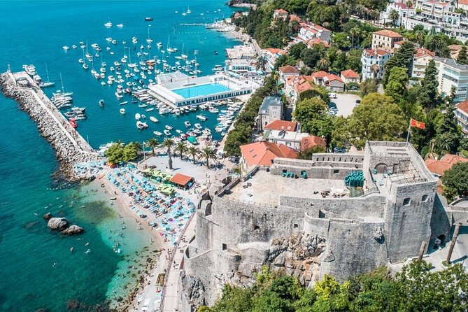 Dubrovnik Private Tour from Montenegro - The border crossing and the view toward Dubrovnik