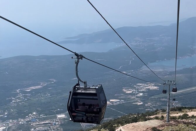 Express Cable Car ascent & 25Turns Epic Bike Descent. - Why the cable car makes this ride work