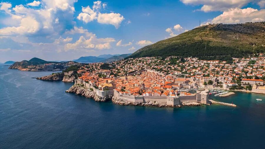 From Budva: Dubrovnik Guided Tour with Free Time - Crossing into Croatia