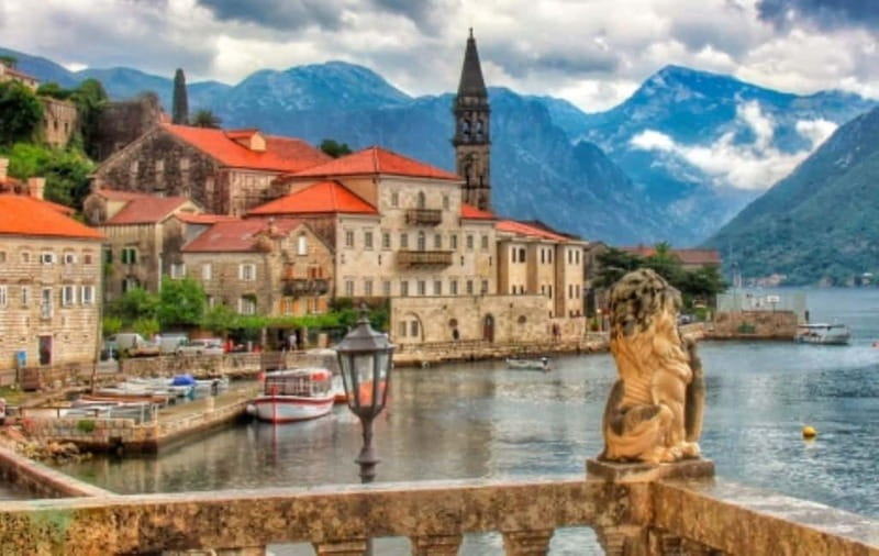 From Dubrovnik: Montenegro Day Trip with Cruise in Kotor Bay - Kotor old town and the 30-minute orientation