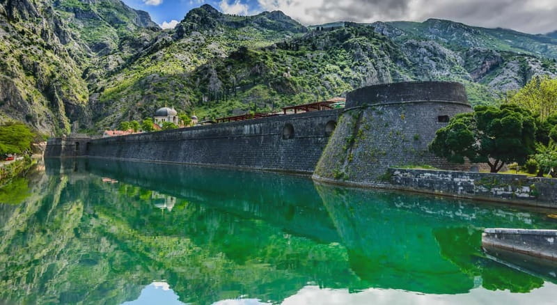 From Dubrovnik: Montenegro Day Trip with Cruise in Kotor Bay - The early start from Dubrovnik and the ride south