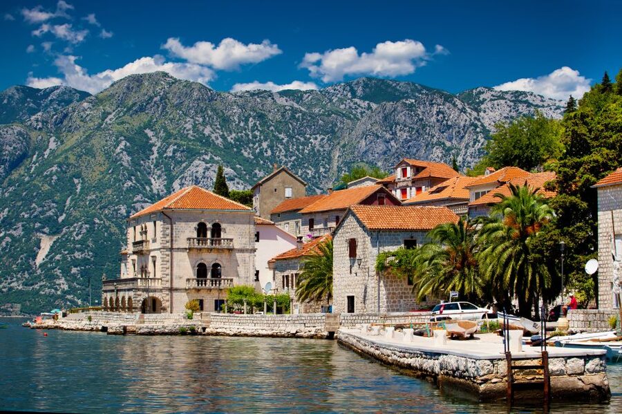 From Dubrovnik: Montenegro Highlights Day Tour - Who should book this excursion