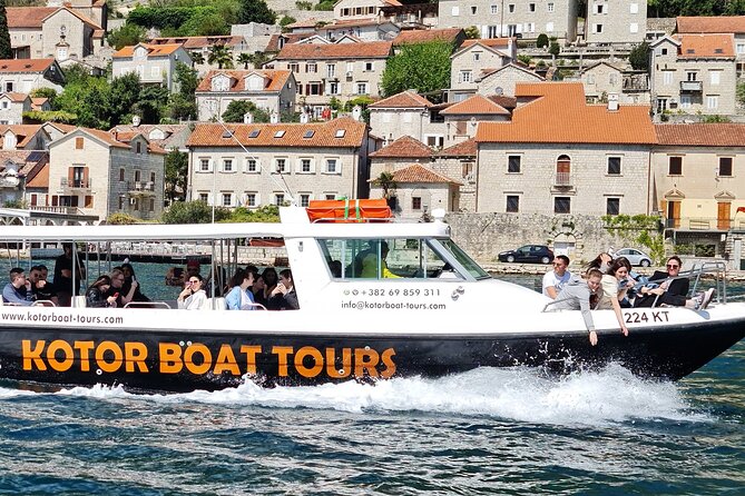 Group Perast & Lady of the Rock tour- 1h30min duration - Speedboat comfort and group size