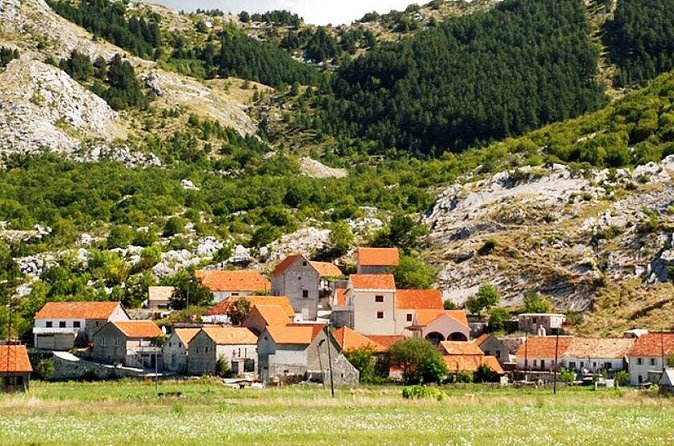 Jeep tour in National park Lovcen - The 10-kilometer Jeep section reaches Krstac