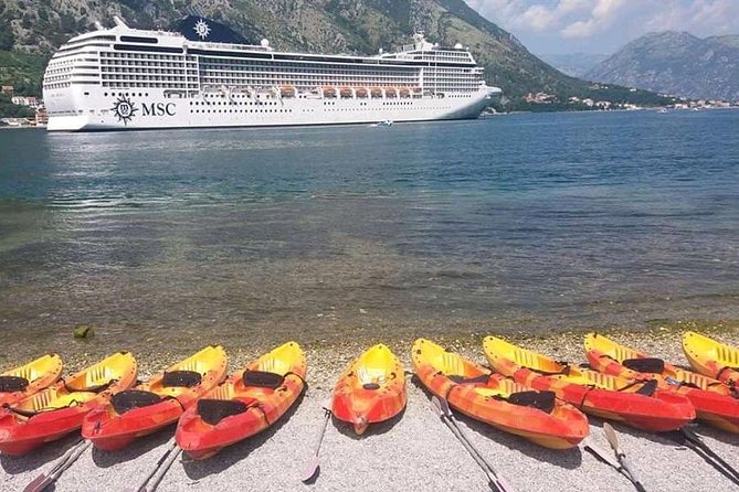 Kayak active tour - The paddle toward Prčanj