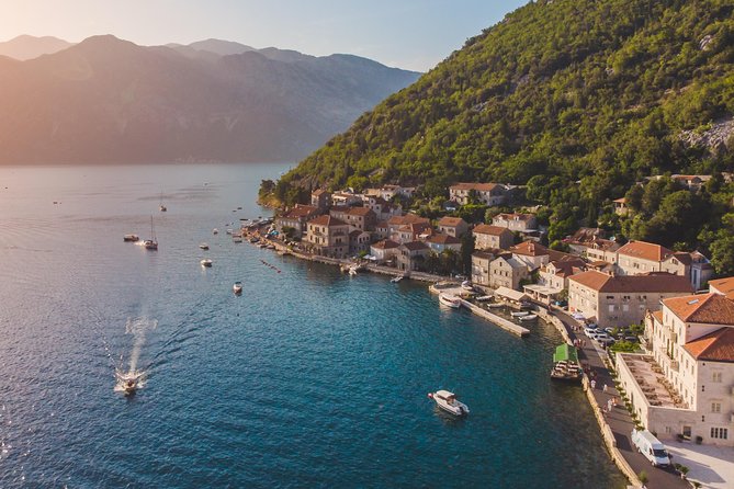 Kotor Fast-Track: Perast Old Town & Our Lady of the Rocks - Guide style and the small-group setting