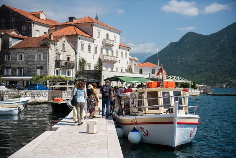 Kotor & Perast: Guided Day Trip From Dubrovnik - Pickup and the Dubrovnik Old Town drop-off