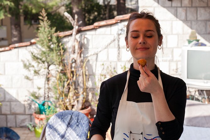 Kotor private cooking class with lunch and Old town guided tour - Choosing between seafood, meat, and vegetarian dishes