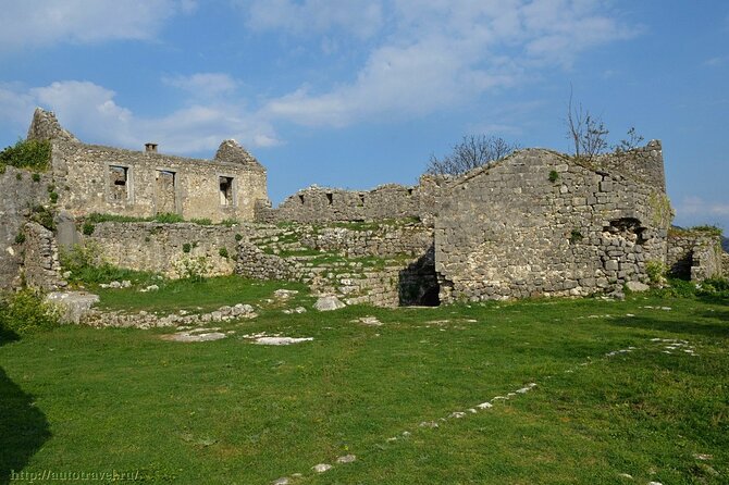 Podgorica Historic, Safari and Winery tour - Skadar lake and River Crnojevica - Biševina: the tour’s wild-card stop