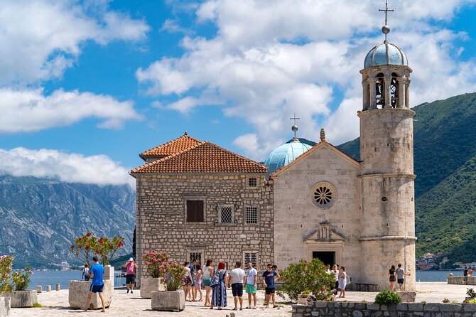 Private Gastro Cruise: Blue Cave & Organic Seaside Lunch - Timing, clothing, and weather
