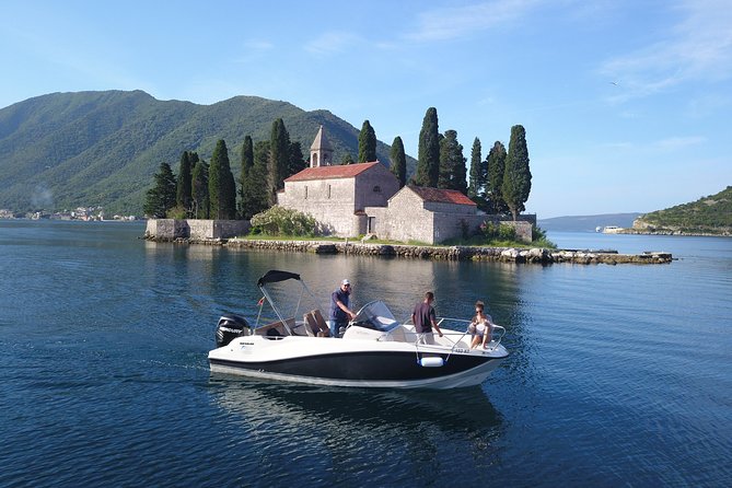 Private tour with speed boat - Perast and Lady of the rock - Perast and its Venetian-looking waterfront