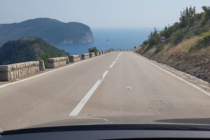 Private Transfer from Budva to Podgorica Airport and city - What the private vehicle changes