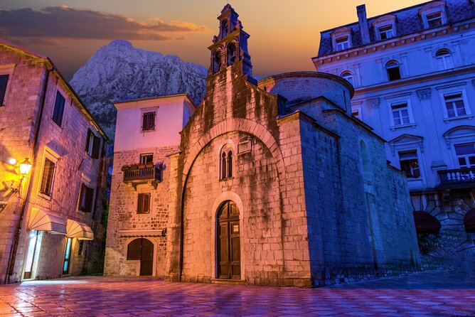 Private Walking tour with Wine and Food - Timing, weather, and practical details