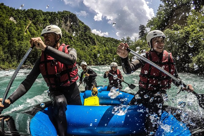 Rafting Adrenalin 7km - Getting fitted for the Tara