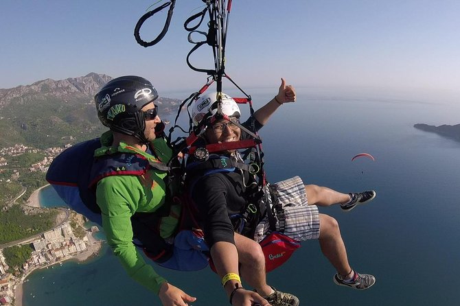 Tandem paragliding in Budva /All-inclusive - What the One-Hour Schedule Really Includes