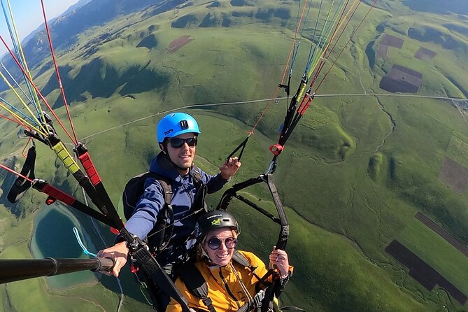 Tandem Paragliding in Durmitor National Park - Meeting in Novakovići and preparing for takeoff
